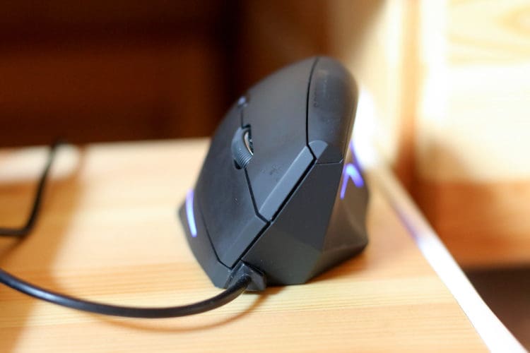 Ergonomic mouse for a practical office space