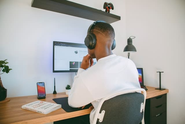 Knowledge worker in a state of deep focus