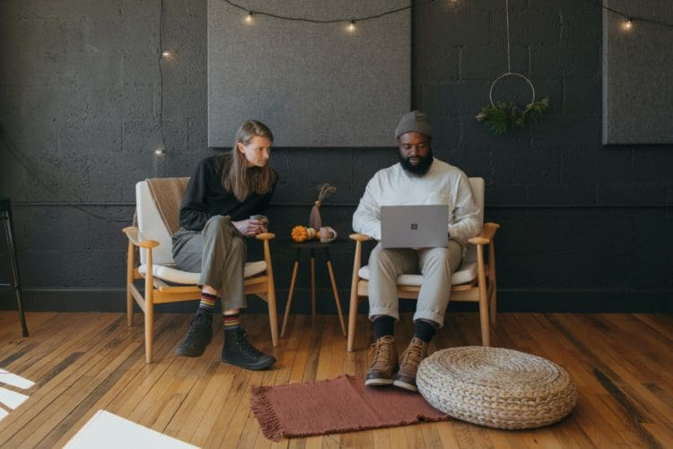 An office design trend for 2023: employee skill sharing area